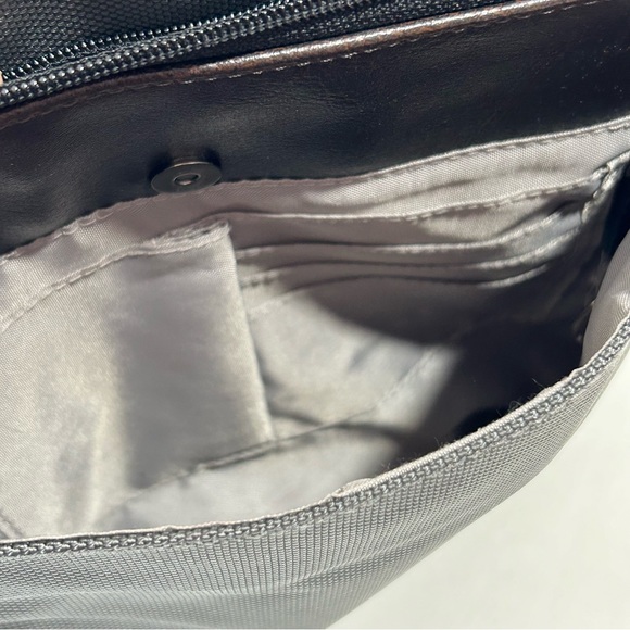 Derek Alexander Unisex Crossbody Tech Bag - Picture 7 of 11